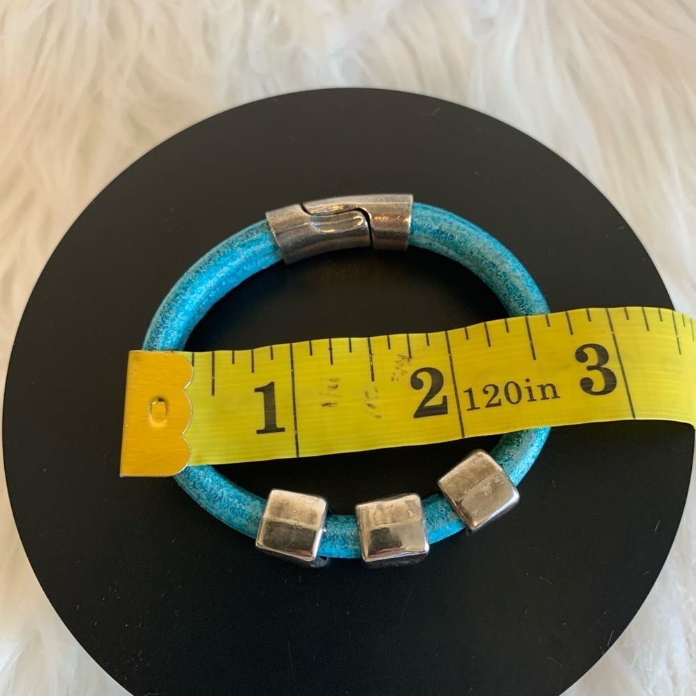 (135)Silver and Blue Women's Bracelet - Picture 4 of 4